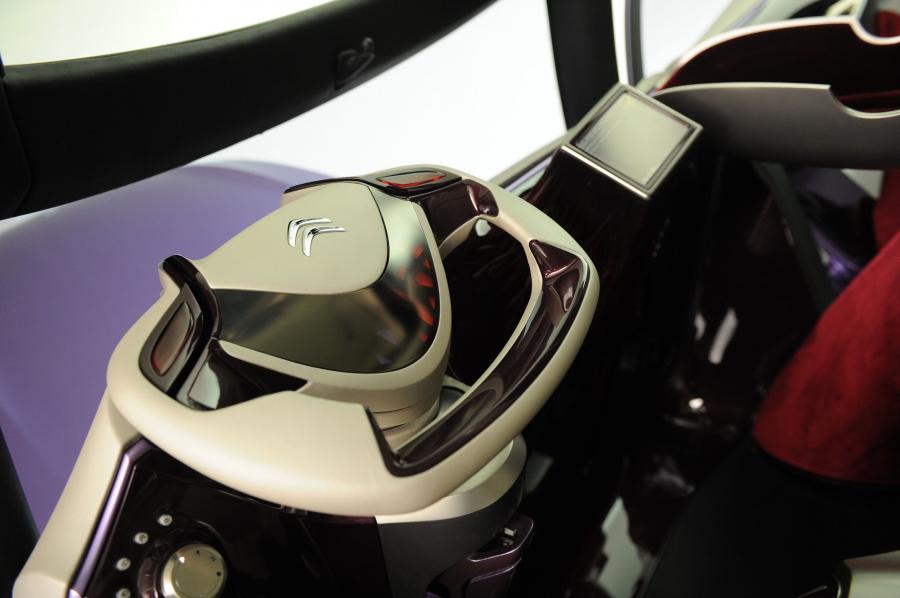 Детали интерьера Citroen REVOLTe Concept 2009 года  (фото 49 из 84)